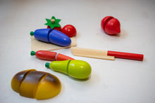 Cargar imagen en el visor de la galería, Tabla para cortar frutas para niños
