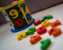 Cargar imagen en el visor de la galería, Rueda didactica para niños

