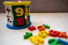 Cargar imagen en el visor de la galería, Rueda didactica para niños
