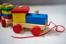 Cargar imagen en el visor de la galería, TREN FORMAS GEOMETRICAS GRANDE
