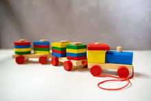 Cargar imagen en el visor de la galería, TREN FORMAS GEOMETRICAS GRANDE
